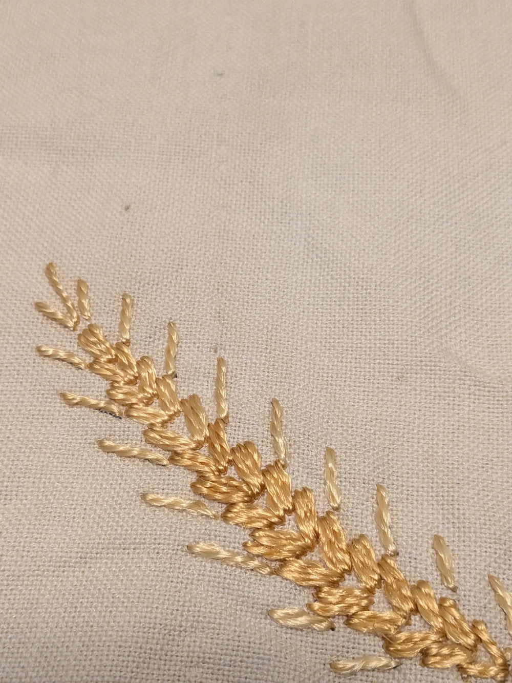 Vintage Handmade Round Wheat Embroidered Table Cloth, Gold & Yellow Crochet Edge